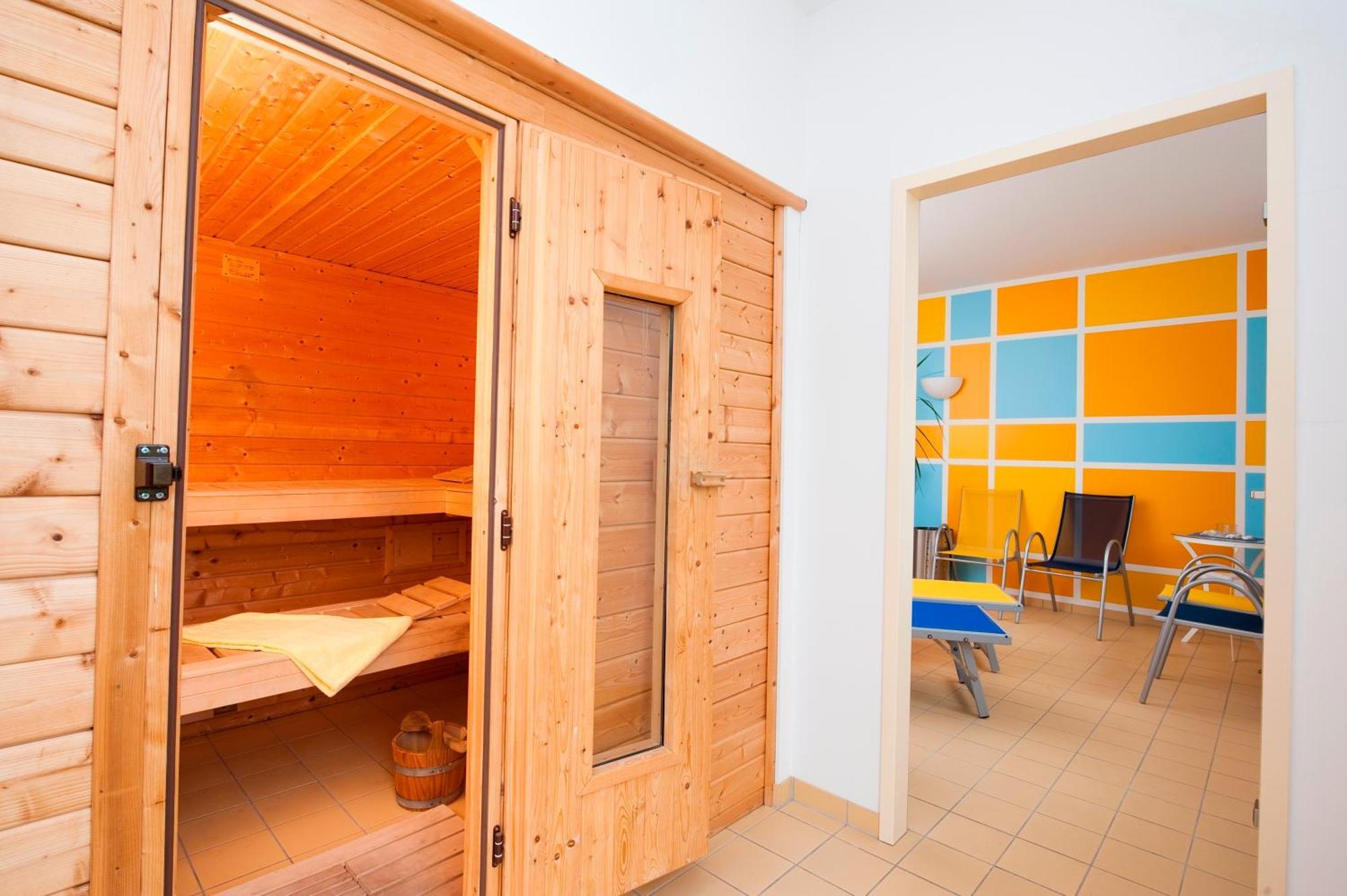 Hotel Aquamarin Papenburg Ανέσεις φωτογραφία